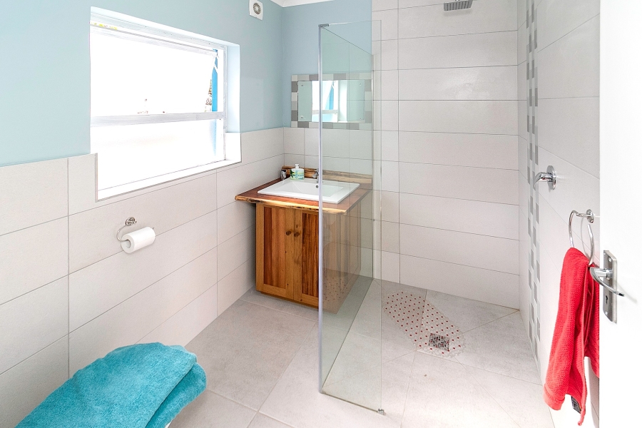 5 Bedroom Property for Sale in The Island Western Cape